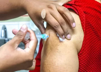 Mato Grosso do Sul recebe 20 mil doses de nova vacina contra a Covid-19