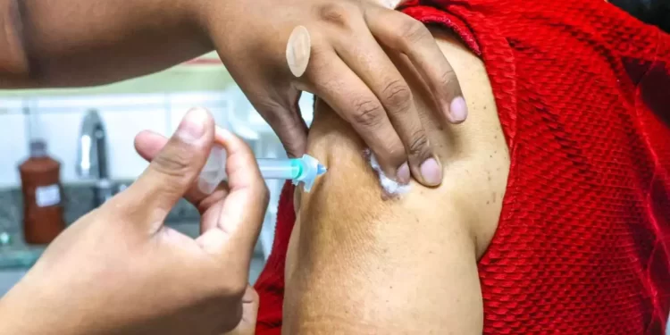 Mato Grosso do Sul recebe 20 mil doses de nova vacina contra a Covid-19