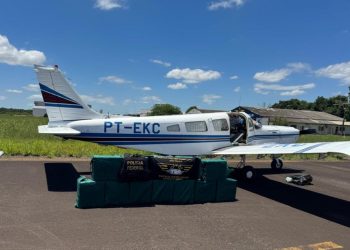 Avião que saiu de Mato Grosso do Sul com 400 quilos de cocaína é apreendido em São Paulo