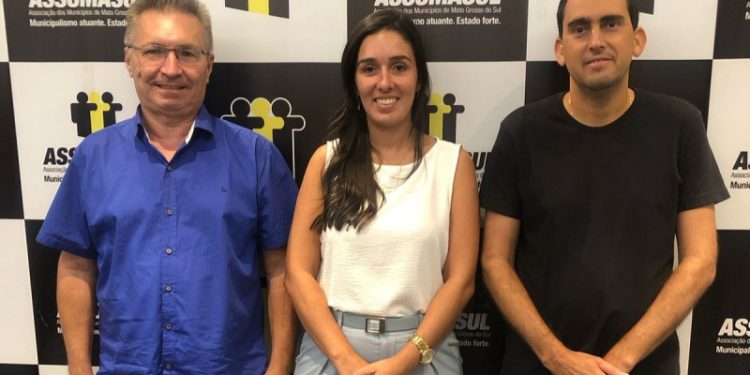 Secretária participa da Assembleia do Conselho de Secretários Municipais