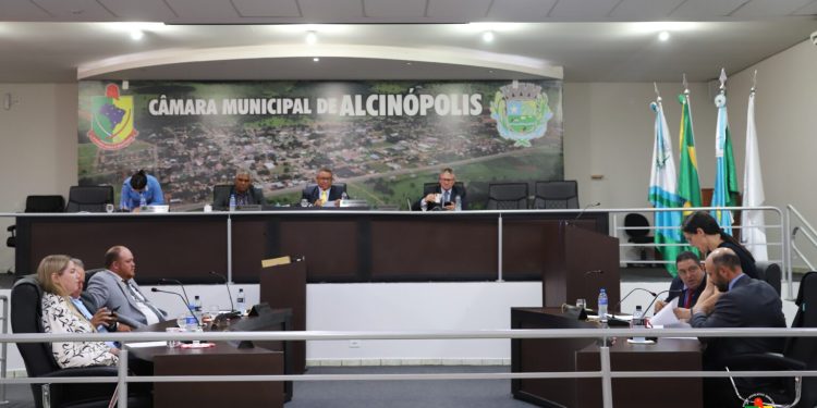 Três Projetos de Lei são votados durante Sessões.