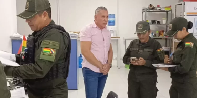 Suspeito de substituir Marcola no PCC é entregue pela Bolívia à Polícia Federal em Corumbá