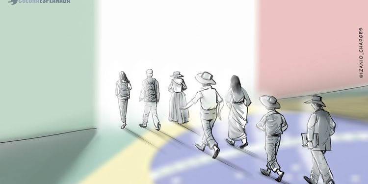 Candidatura de Flávio Bolsonaro pressiona Tarcísio de Freitas